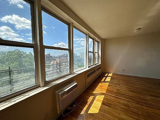 3rd image of 16201 Highland Ave #4D