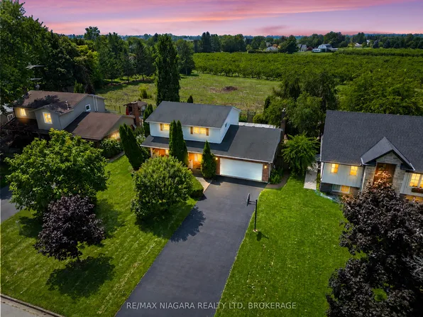 21 Garrison Village Dr, Niagara On The Lake, ON L0S 1J0