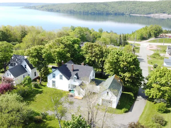 30 Lovers Ln, Inverness, NS B9A 1N3