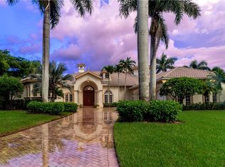1640 Chinaberry Way, Naples, FL 34105