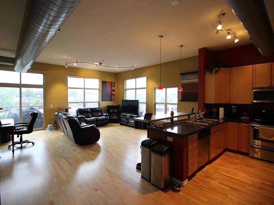 1st image of 2900 N Downing St APT 211