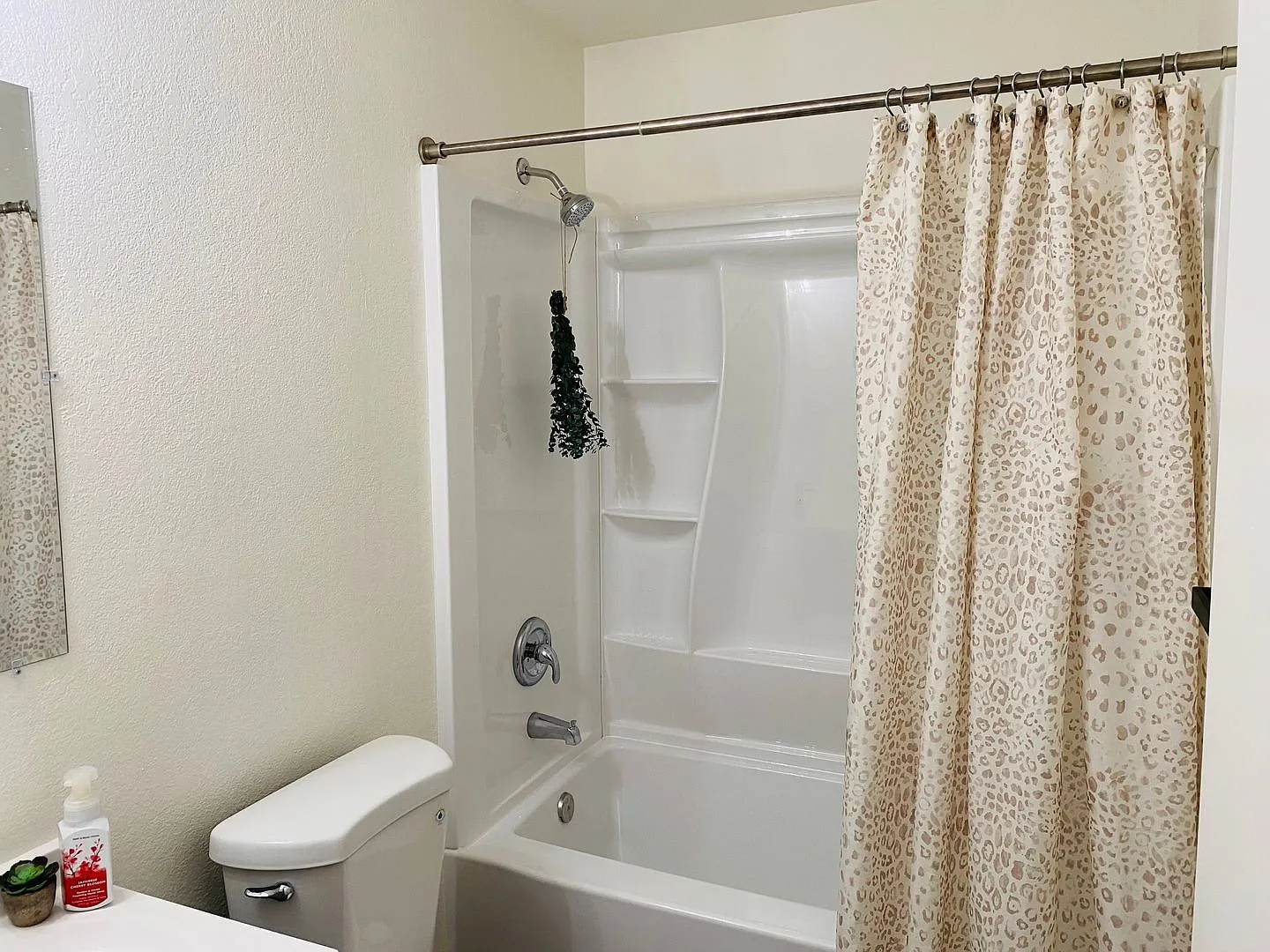 190 North Nevada Street - Available Now — Photo 4