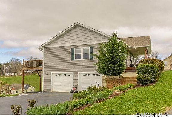 3rd image of 94 Eagleview Ln
