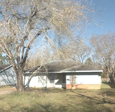 1st image of 208 Highland Dr
