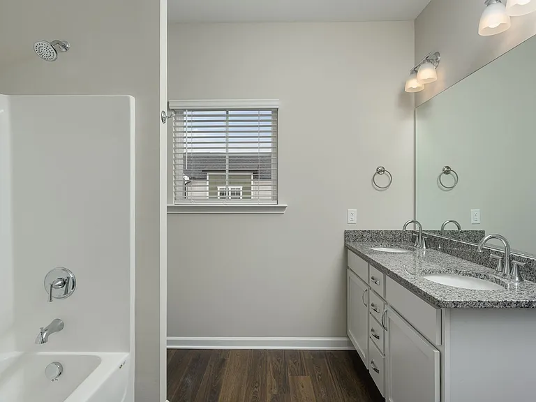 Edgewood Condos — Photo 62