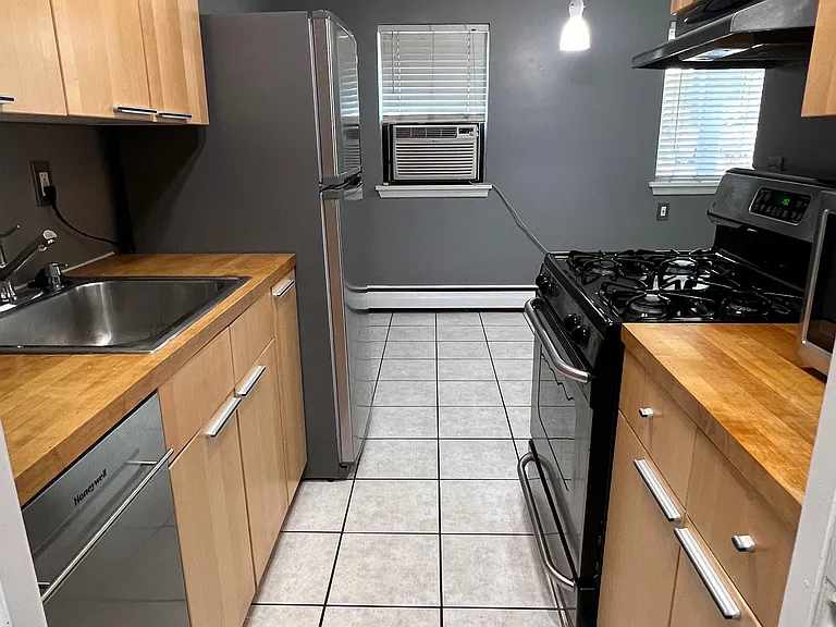2747 Dupont Ave S #102 — Photo 1