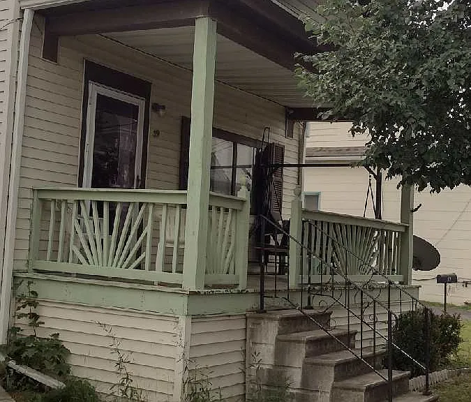 39 Wanda Ave #2 — Photo 1