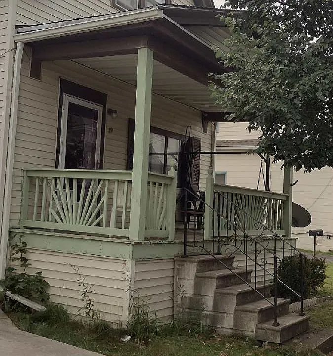 39 Wanda Ave #2