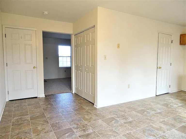 Kitchen & Dining Area