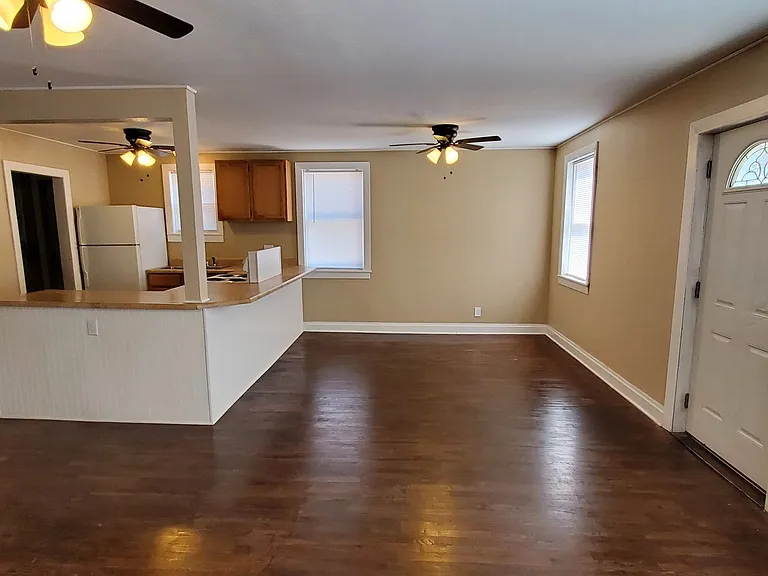 701 Court St — Photo 4