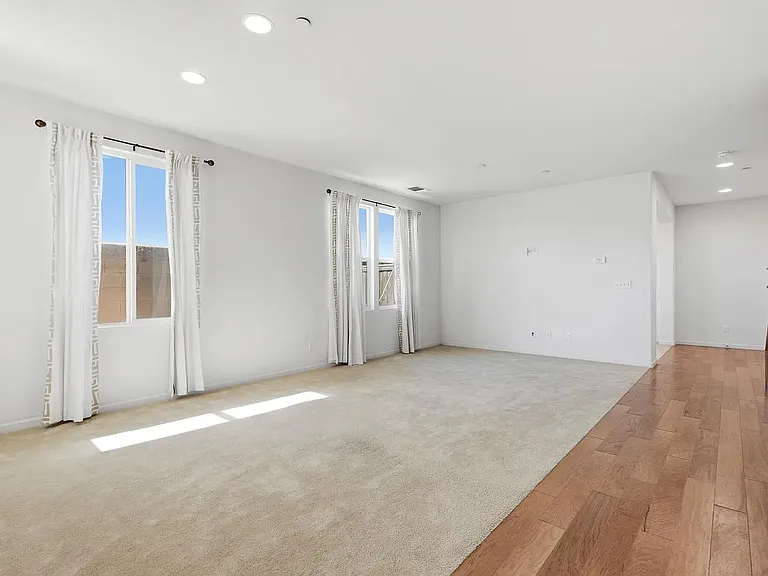 2260 Gallery Dr — Photo 6