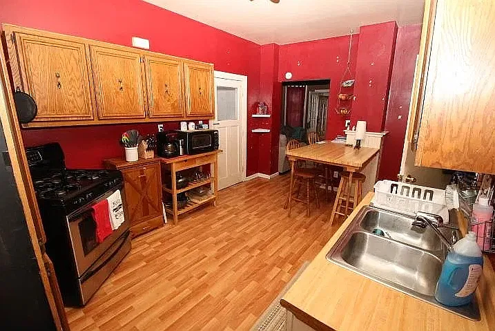 2 bed, 1593 sqft, $952 — Photo 2