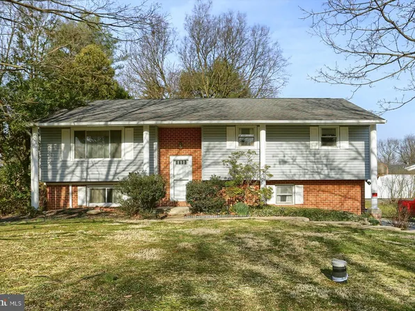 216 Maple Ln, Mechanicsburg, PA 17055