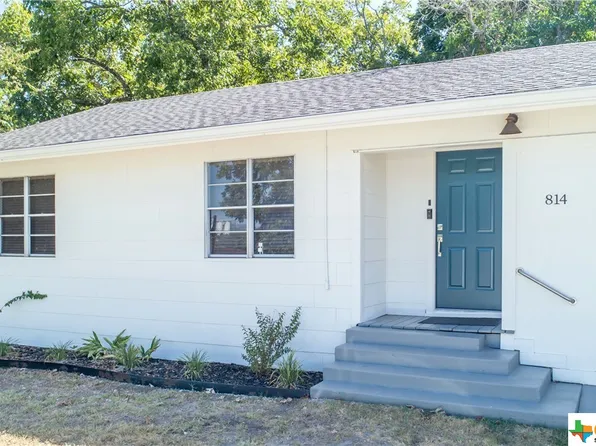 814 N Avenue B, Shiner, TX 77984