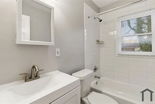 1137 White Oak Ave SW — Photo 13