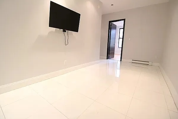 Rented by Luxor Homes & Investment Realty | media 16