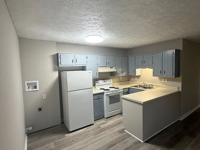 Poplar Point Apartments! — Photo 4