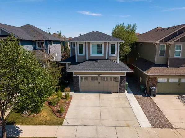238 W Mountainview Dr, Okotoks, AB T1S 0L7