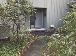 2 Talcott Gln UNIT A, Farmington, CT 06032