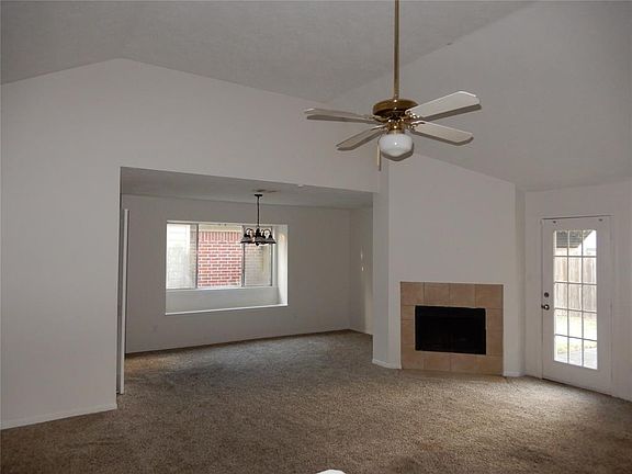 3rd image of 10918 Willowmist Dr