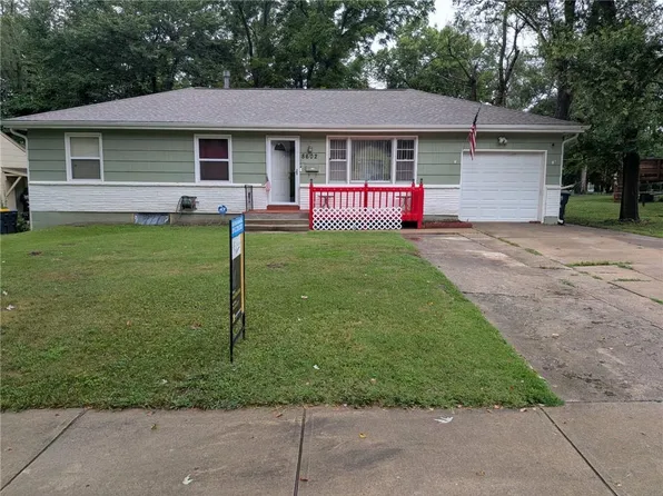 8602 Winchester Ave, Kansas City, MO 64138