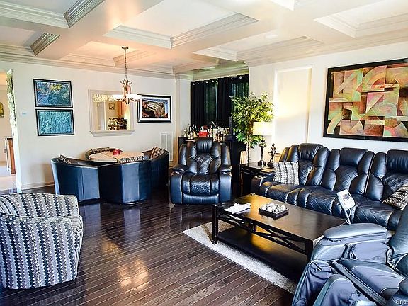 3rd image of 80 Woodlake Dr #80