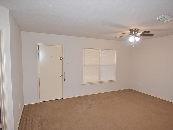 3rd image of 20107 Beechview Ln