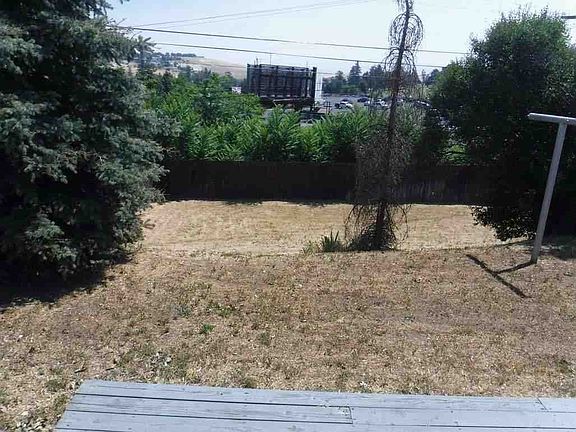 5th image of 736 SW 28th St