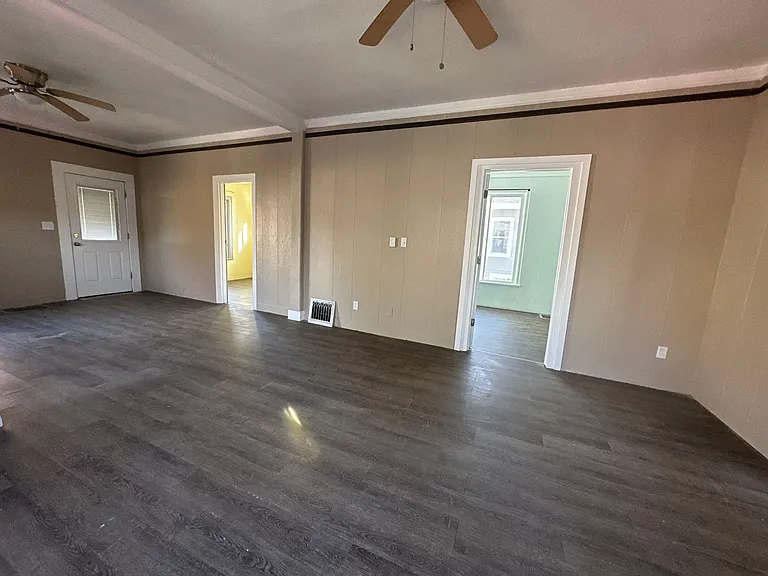 332 N 10th St — Photo 20