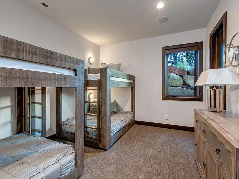 2285 E Red Knob Way — Photo 32