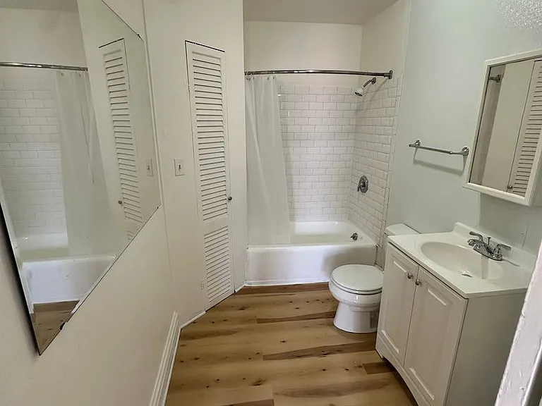 1403 Rawson Ave #3 — Photo 3