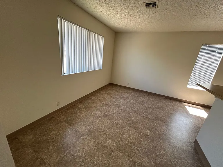 951 Jamieson Ct — Photo 4