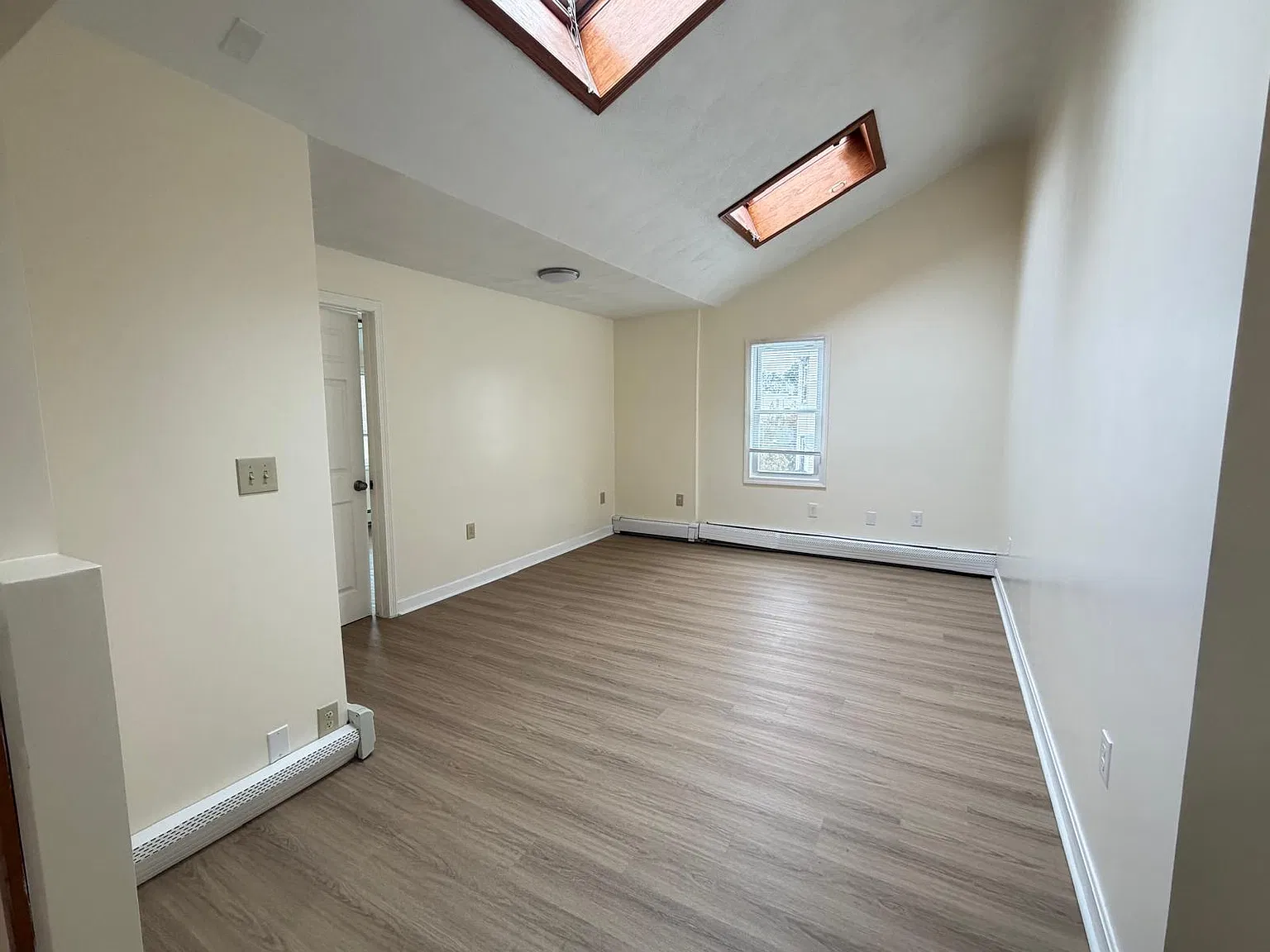 3 bed, $3,200 — Photo 3