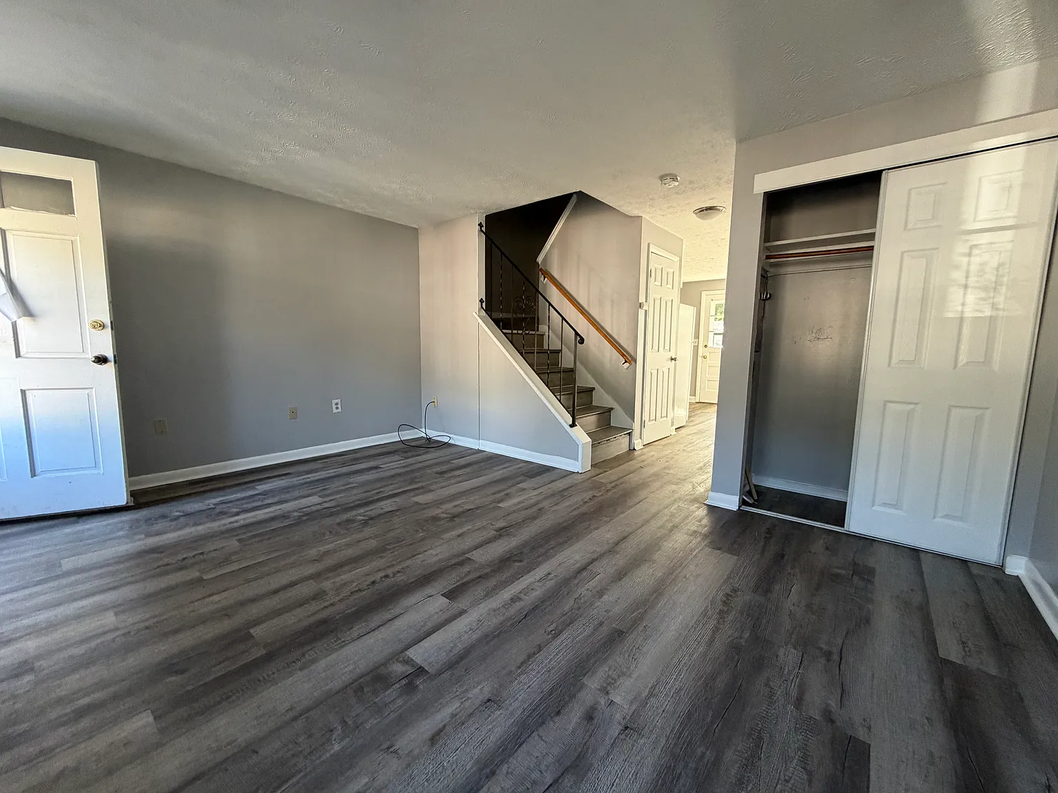 2 bed, 1.5 bath, 1200 sqft, $1,945 — Photo 2