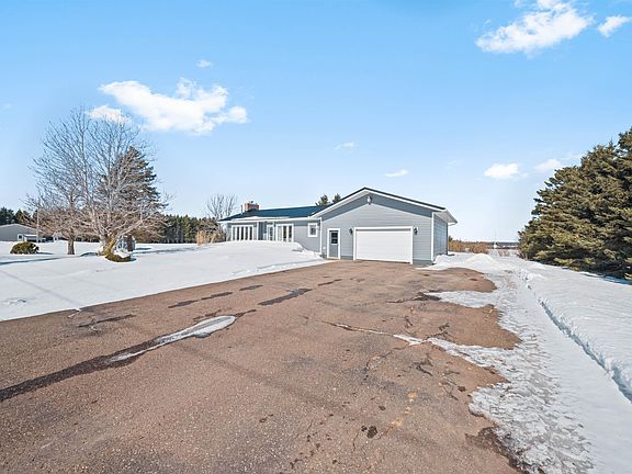 2nd image of 990 Hackmatack Rd