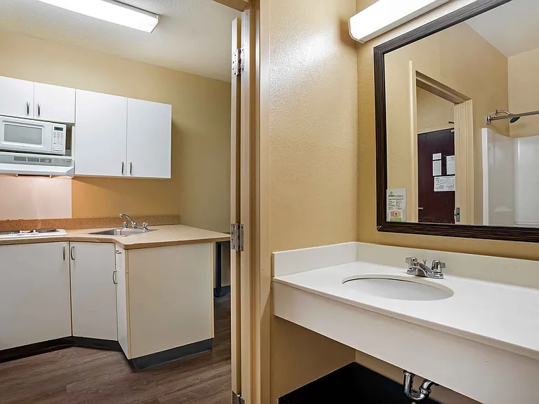 Studio Suite - 2 Full Beds