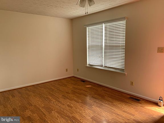 3rd image of 419 Surrey Club Ln