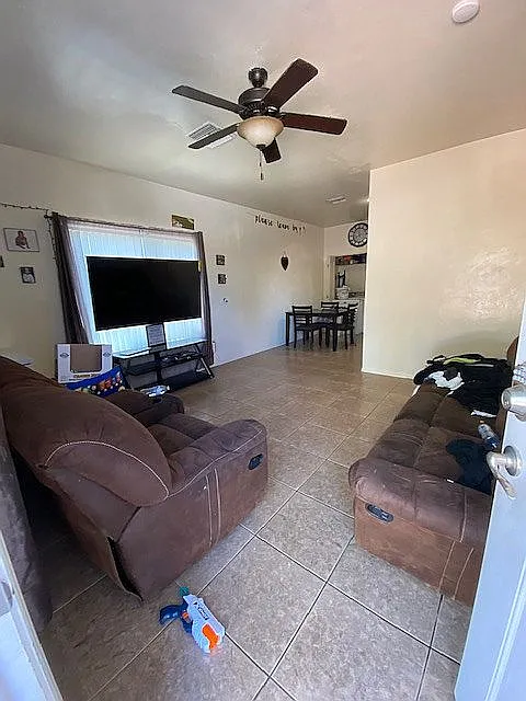 Living Rm #1