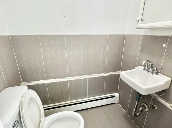 2071 Haring Street image 14 of 25