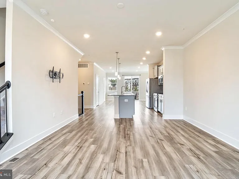 11687 Emily Dickinson Pl — Photo 13