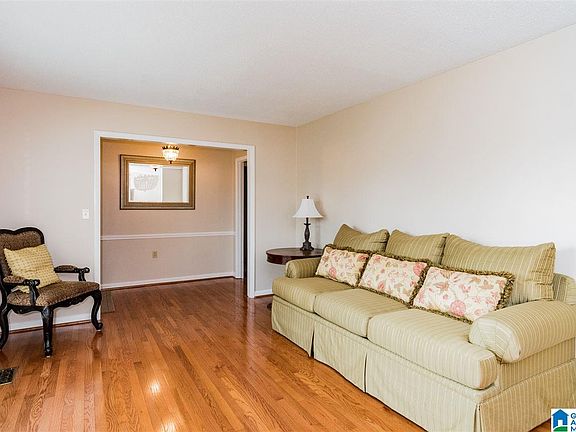 3rd image of 1037 Mountain Oaks Dr