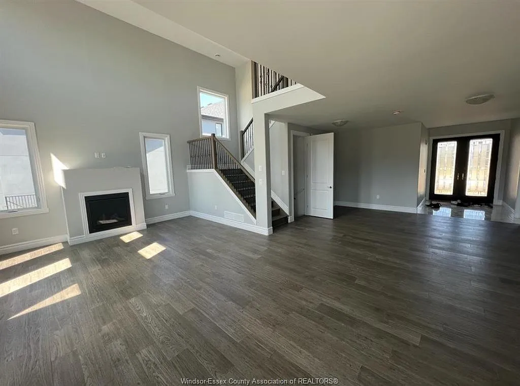 4 bed, $3,600 — Photo 2
