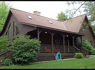 N1346 Tombeau Rd, Genoa City, WI 53128