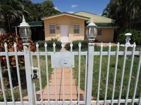 7629 NW 3rd St, Miami, FL 33126