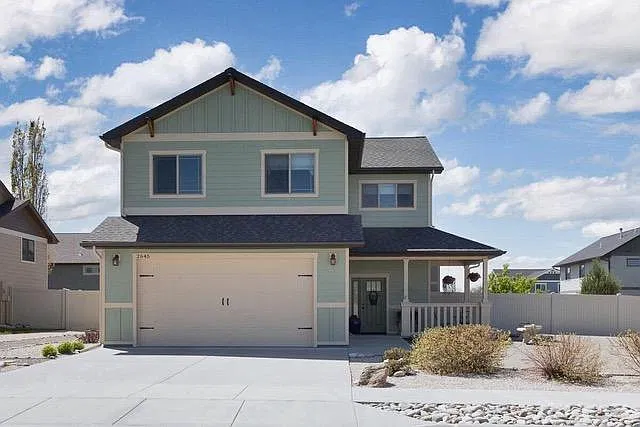 2645 Meadow Creek Loop — Photo 1