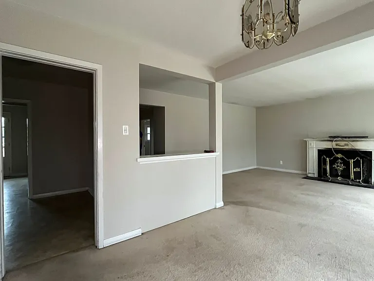 446 Riverside Dr #3 — Photo 4
