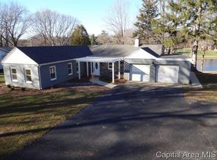 1928 W Lake Shore Dr, Springfield, IL 62712