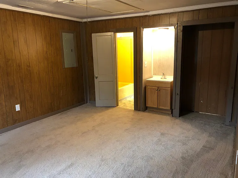 2121 Silverdale Rd — Photo 5