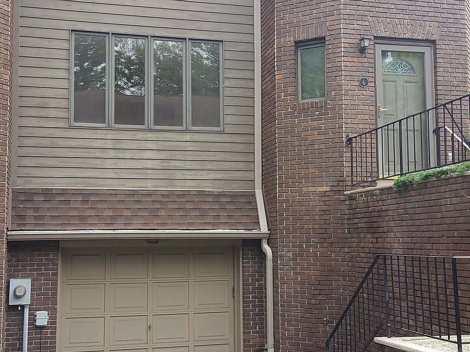 1st image of 6 Village Green Ct
