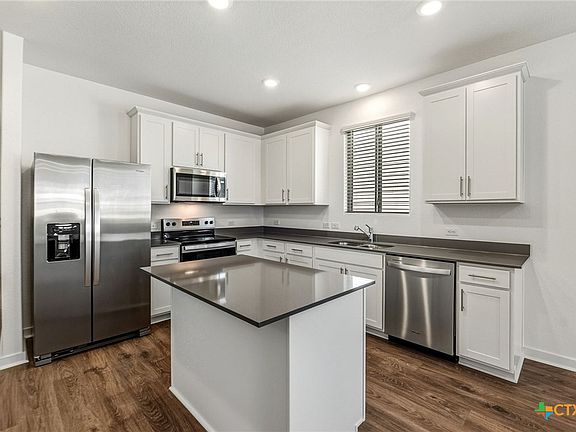 3rd image of 416 Paradise Canyon Dr